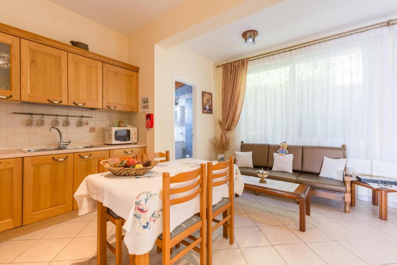 Villa Aris Gimari Eksteriør billede