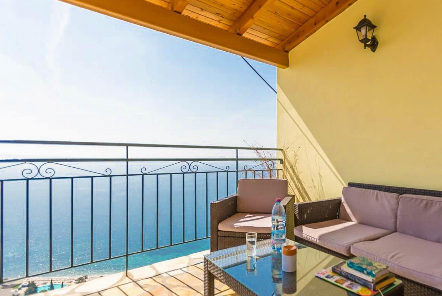 Villa Aris Gimari Eksteriør billede